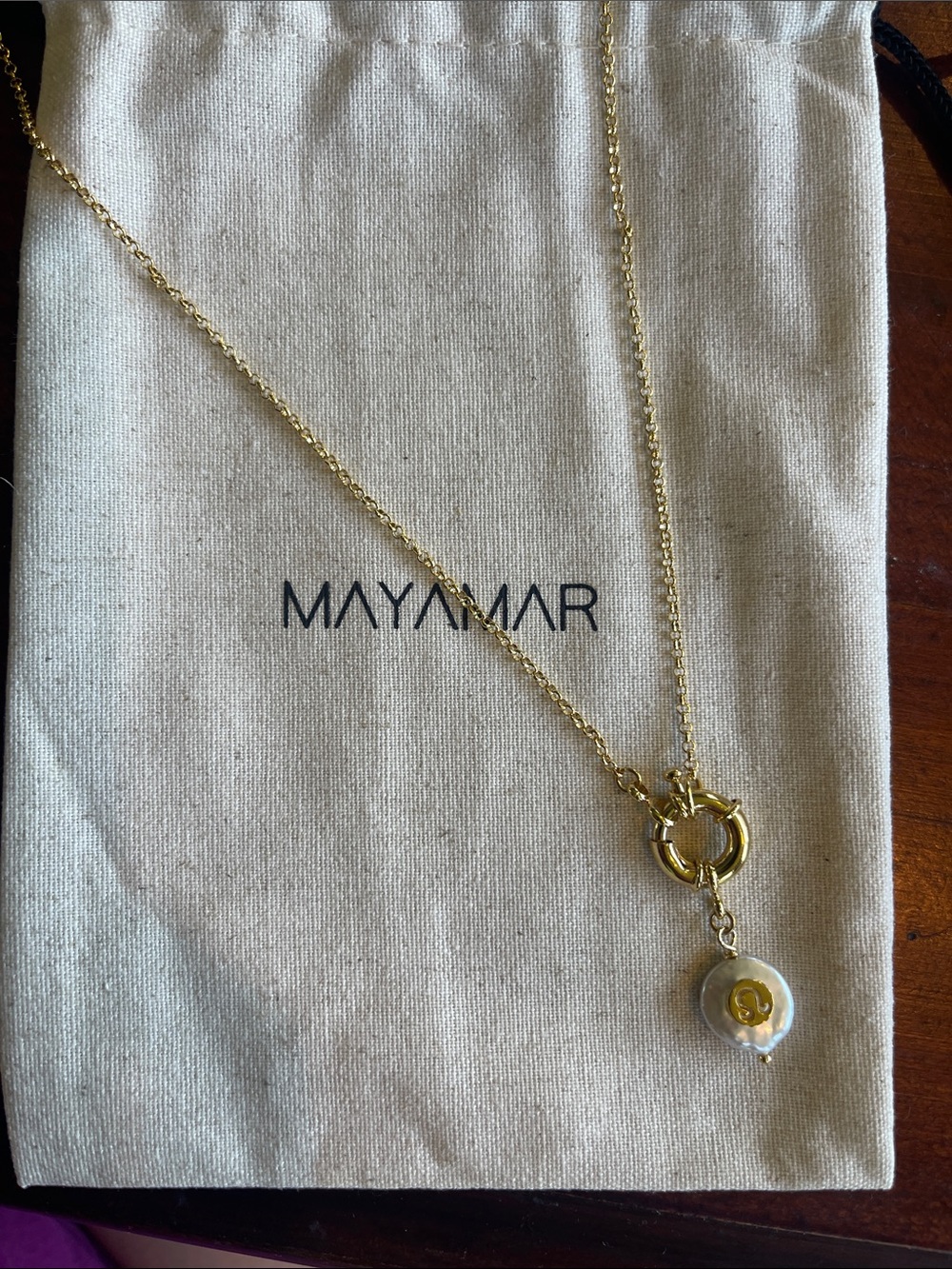 Leo - Zodiac Necklace with Freshwater Pearl Charm - 24k gold plating - Picture 2 of 3